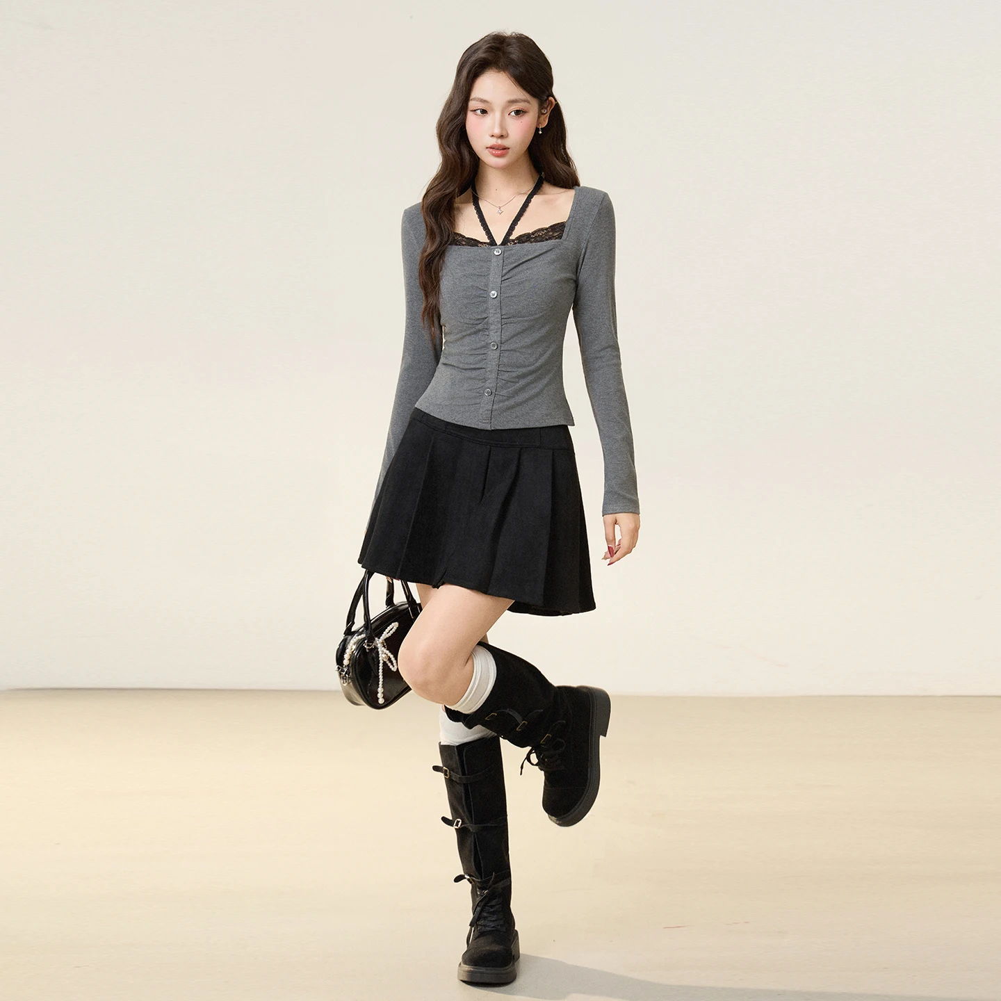 Lace Brushed Long Sleeved T-shirt for Autumn and Winter, Fashionable Base Layer, Slim Fit and Slimming Top for Women
