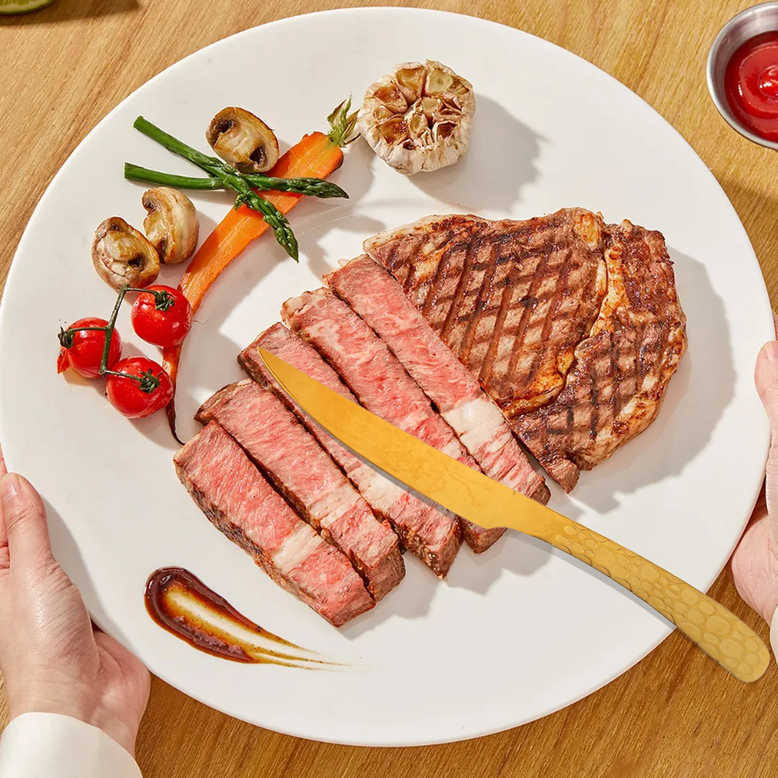 

4 комплекта золотых столовых приборов, столовые приборы из нержавеющей стали с элегантной ручкой со змеиным узором для семейного ужина, отеля, ресторана, вестерна