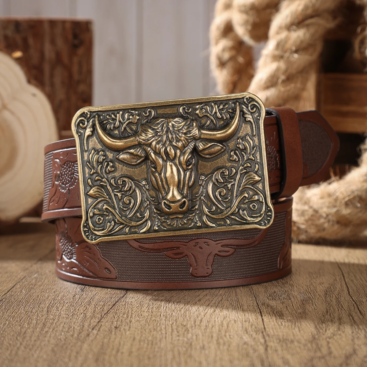 A PU Belt Suitable for Both Men and Women, Combining the Style of Western Denim and Retro, Is Perfect for Daily Casual Outings