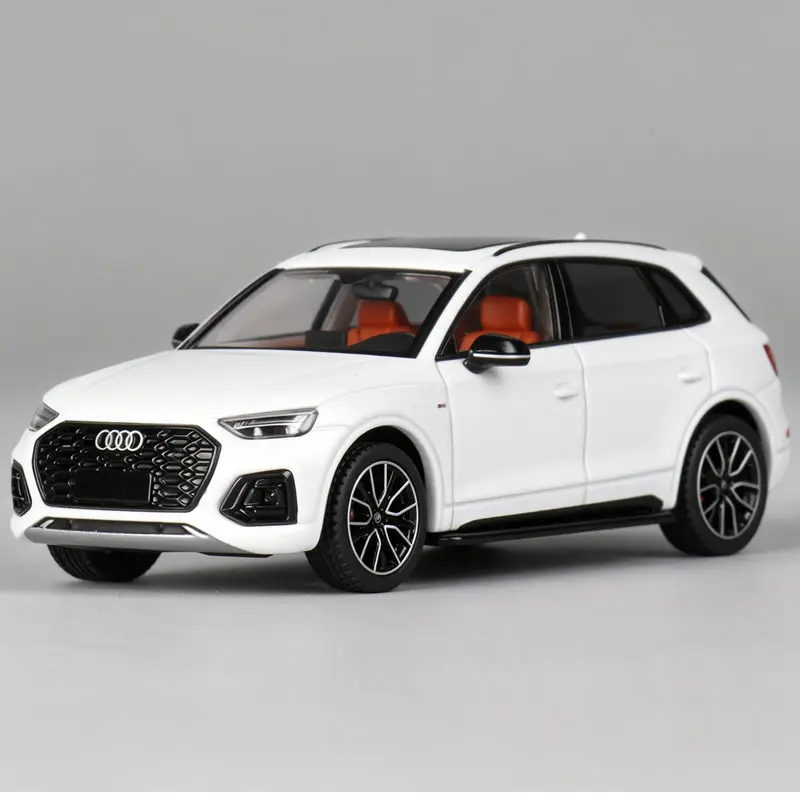 1/64 AUDI Q5 Q5L 2024 SUV Alloy Luxury Car Model Simulation