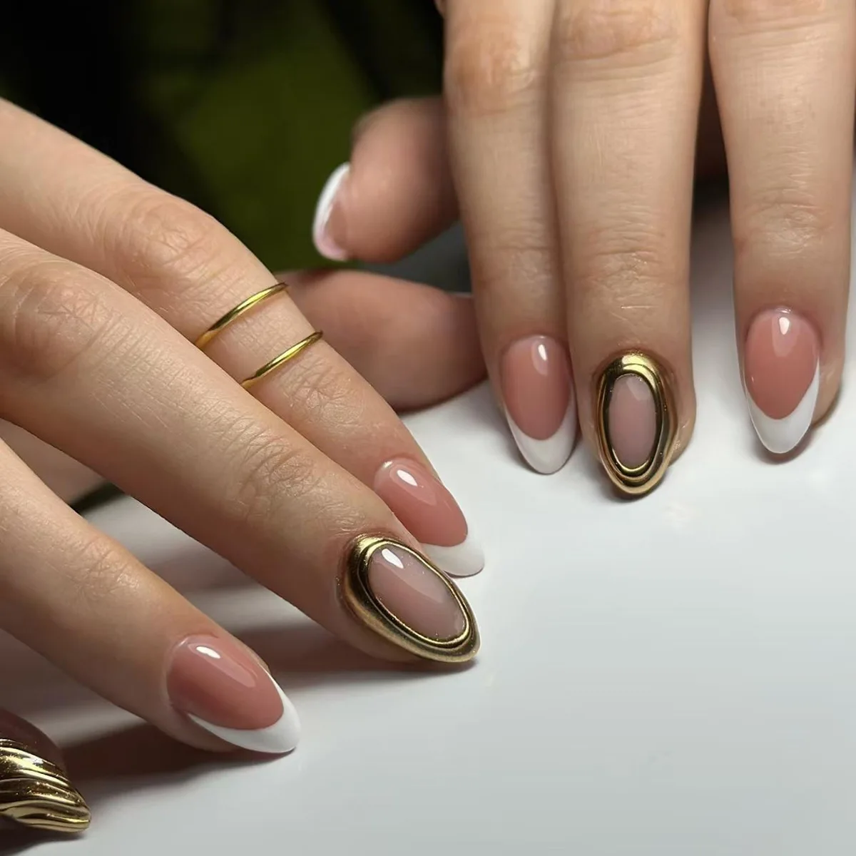 24 قطعة ثلاثية الأبعاد عين القط مذهب الصحافة الفرنسية على الأظافر فراشة حجر الراين أظافر وهمية قصيرة اللوز قابلة لإعادة الاستخدام غطاء كامل الأظافر كاذبة نصائح