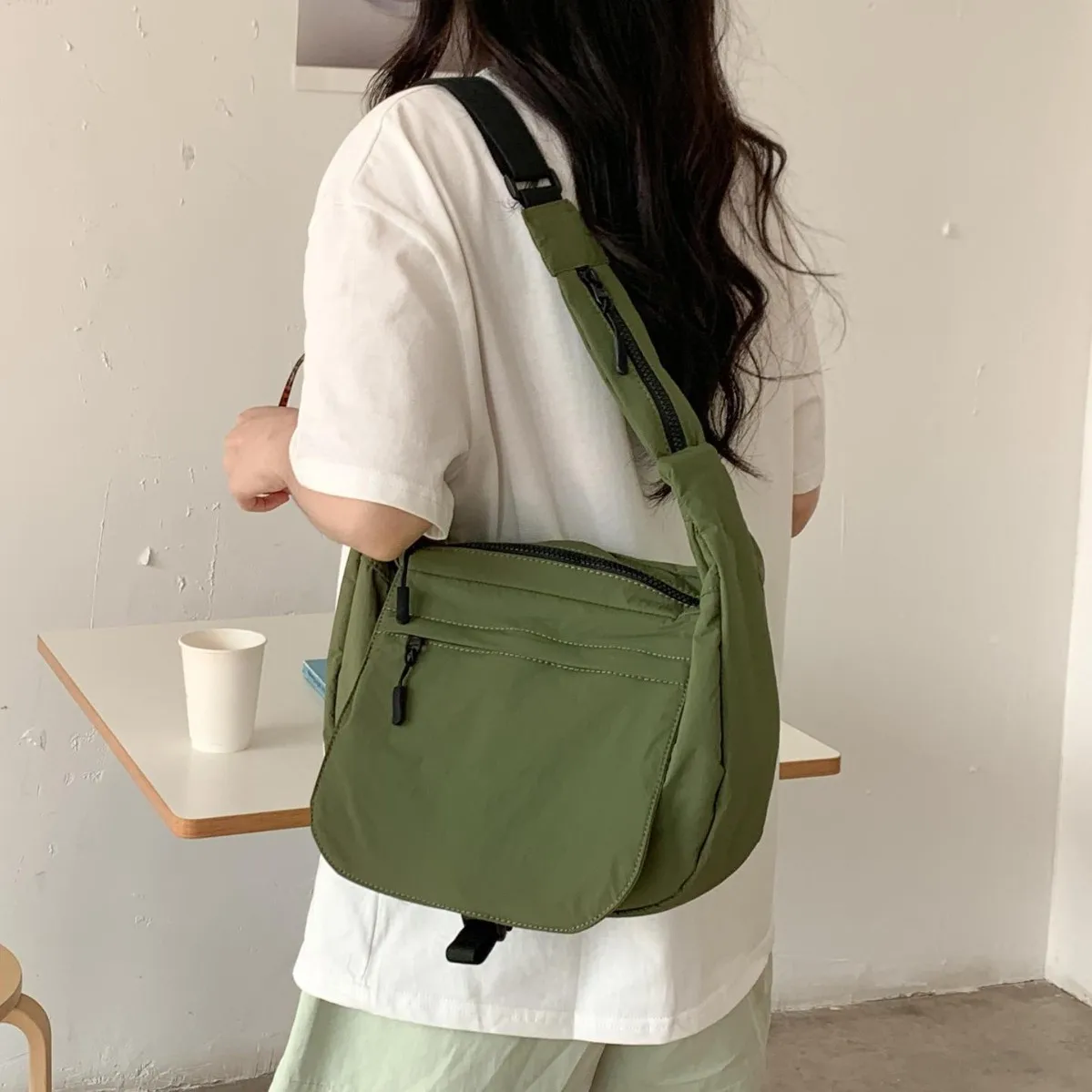 

Casual Versatile Crossbody Bags Women Fashion Nylon New Shoulder Bag Luxury Designer Female Solid Handbag Simple Flip Cover