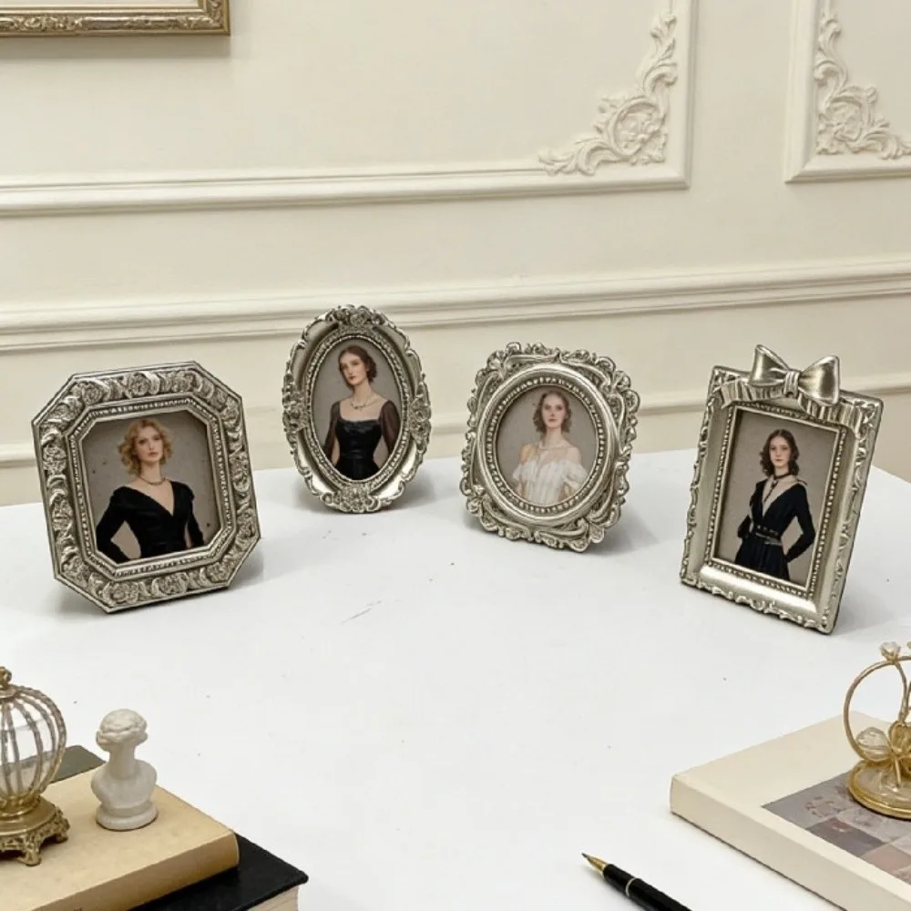 Unique Resin Baroco Style Photo Frame Mini Vintage Picture Frame Ornaments Exquisite Antique Photo Display Holders Living Room