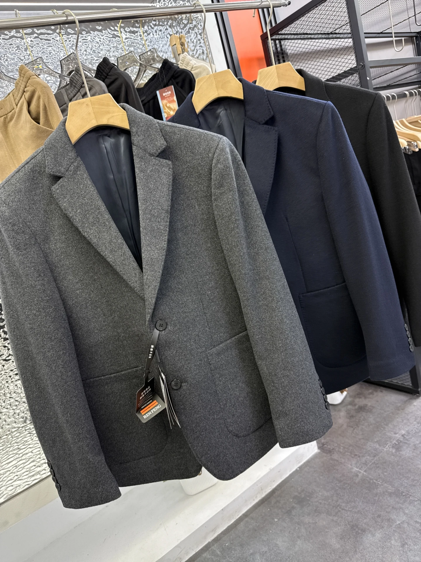 

Italian High-End 00 Wool Men's Busin Casual Thiened Two-Button Suit Jaet Autumn Winter Ele Faion Ci Sle