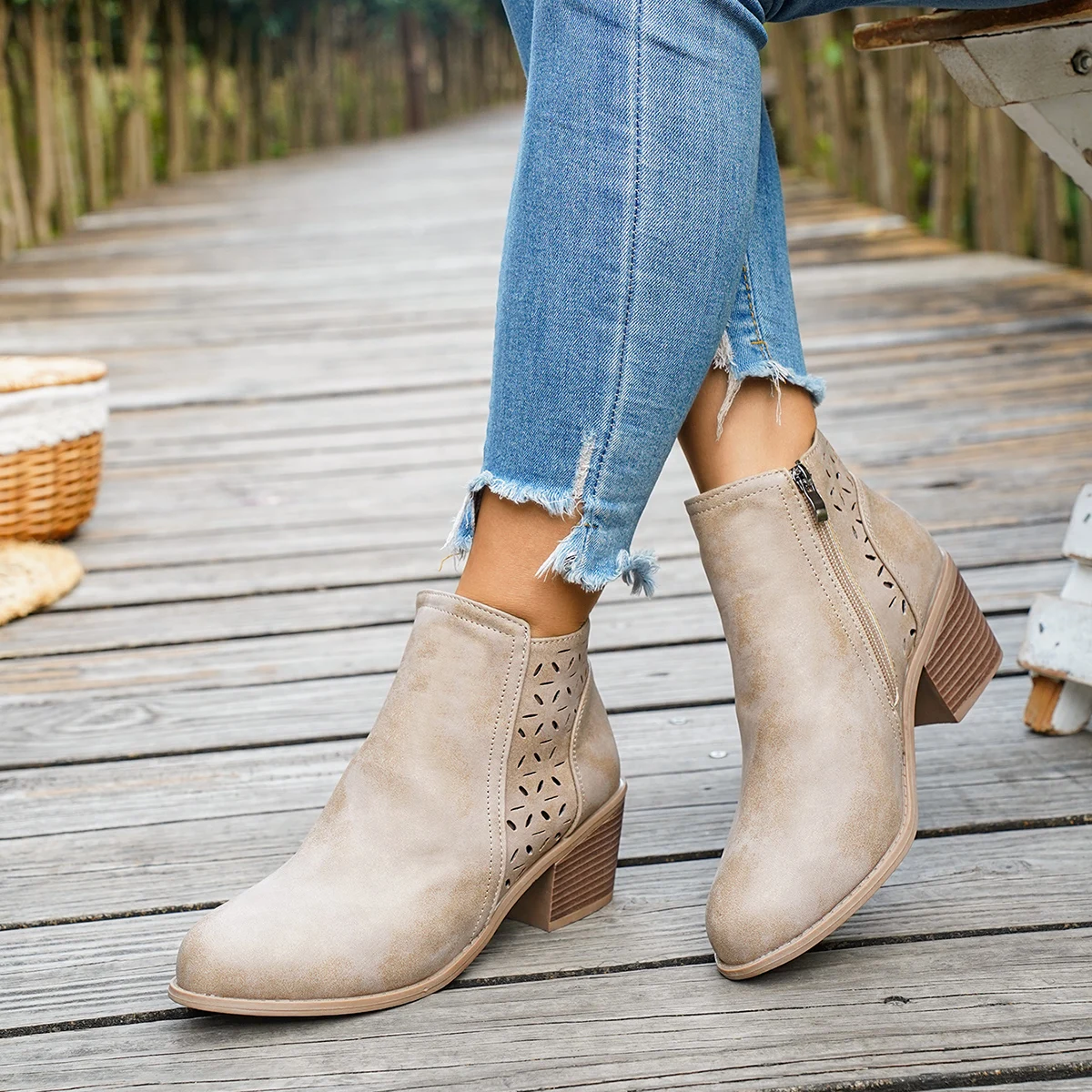 New Women Shoes Retro High Heel Boots Female Slip on Mid Heels Casual Comfortable Western Boots for Women Plus Size