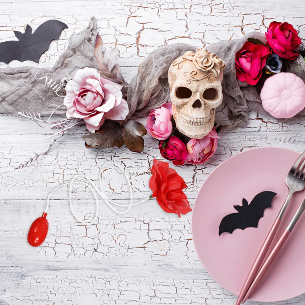 

3Pcs Prank Squirting Rose Pin Reusable Spray Flower Brooch Elegant Fake Rose for Interactive Party Games Halloween Trick Favors