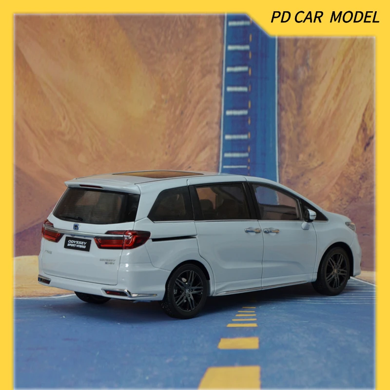 Original Collectible 1:18 Scale Model for HONDA ODYSSEY MPV Gift for friends and family