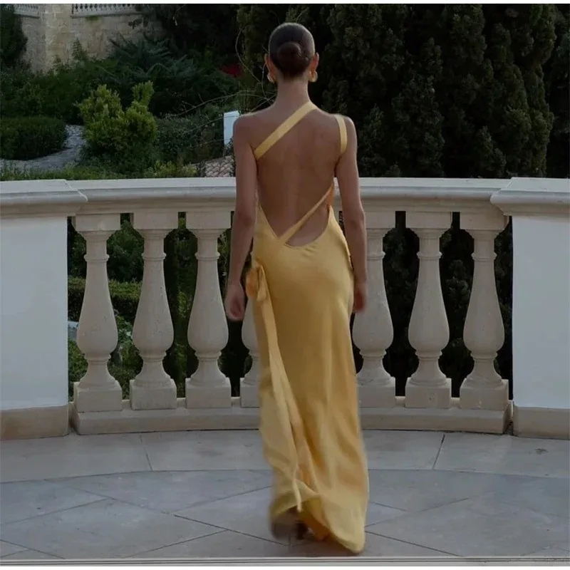 Abito da donna con lacci in raso giallo senza schienale elegante abito lungo senza spalline con spalle scoperte, abito da Club per feste da donna nuova estate