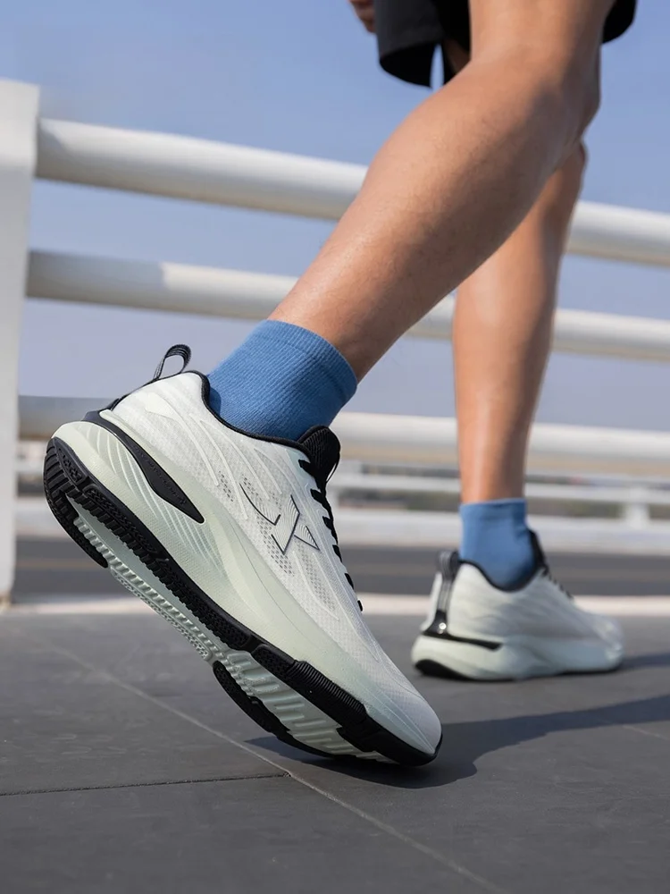 

XTEP Men's Running oes Breathable Lightweight Outdoor Trail Sports oes o Absorption Comfortable Me Upper Hiking oes