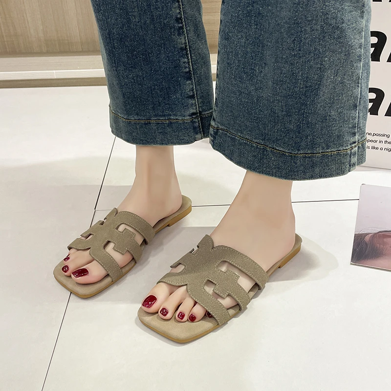 Summer New Women Slippers Flat Bottom Non-slip Outdoor Open Toe Beach Female Sandals Sexy Fashion Design Slides Woman Shoes