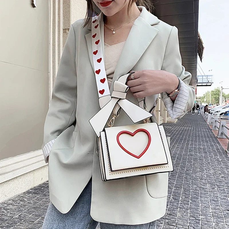 Shoulder Bags Heart Handbags Fashion Designer Luxury Crossbody Bag for Women High Quality Casual Flap Female Cute Messenger Bags