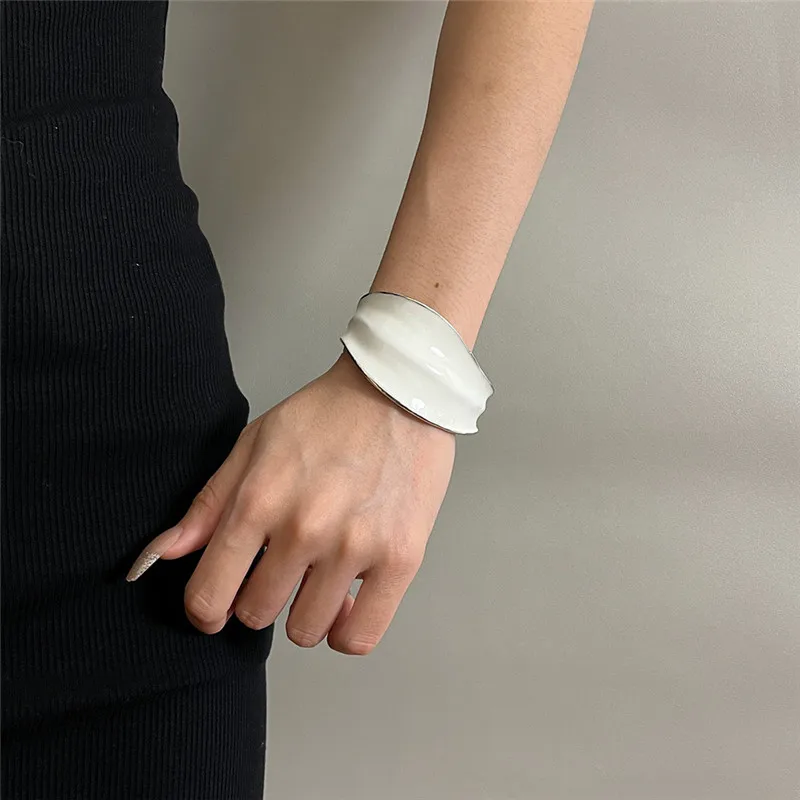 

Irregular Metal White Drop Oil Bracelet European American Style Personalized Fashion Bracelet Girls Travel Wedding Accessories