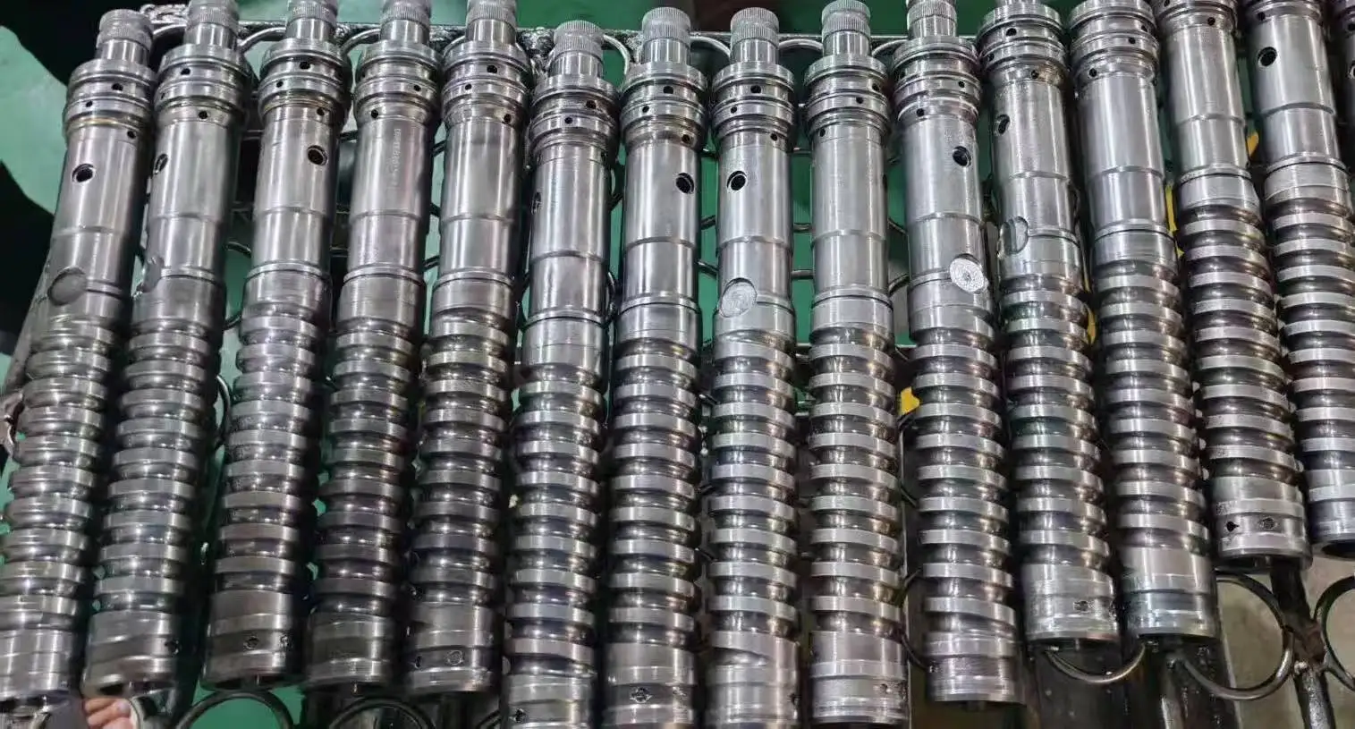 SAIC Hongyan Genlyon Scatola sterzo 3401010-T3800 DONGFENG Albero a vite senza fine sterzo per camion 8098957130 Albero sterzo 8098957111