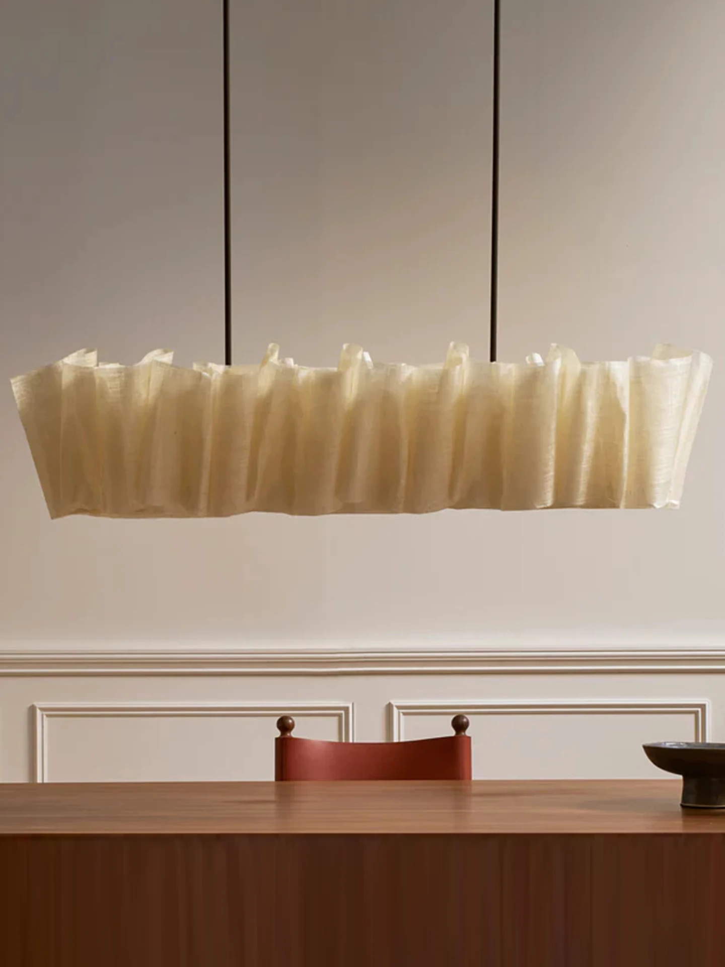 

Wabi Sabi Style French Medieval Restaurant With Long Chandelier, Retro American Style Creative Japanese Dining Table Bar Counte