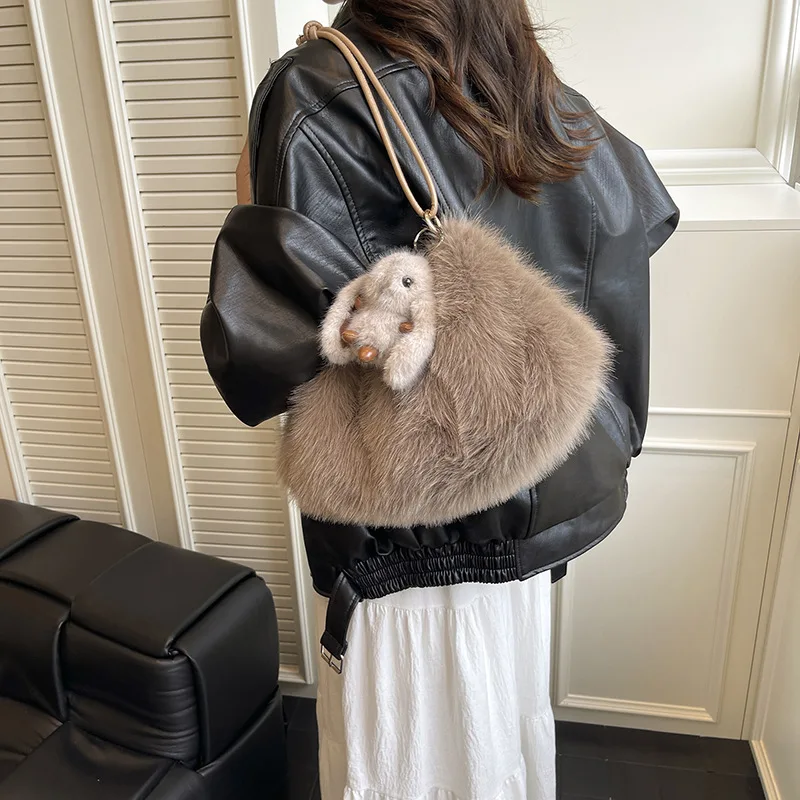 

Сумка подмышки из искусственного лисьего меха, зимняя женская нечеткая сумка через плечо, модная сумка через плечо для поездок на работу 2024