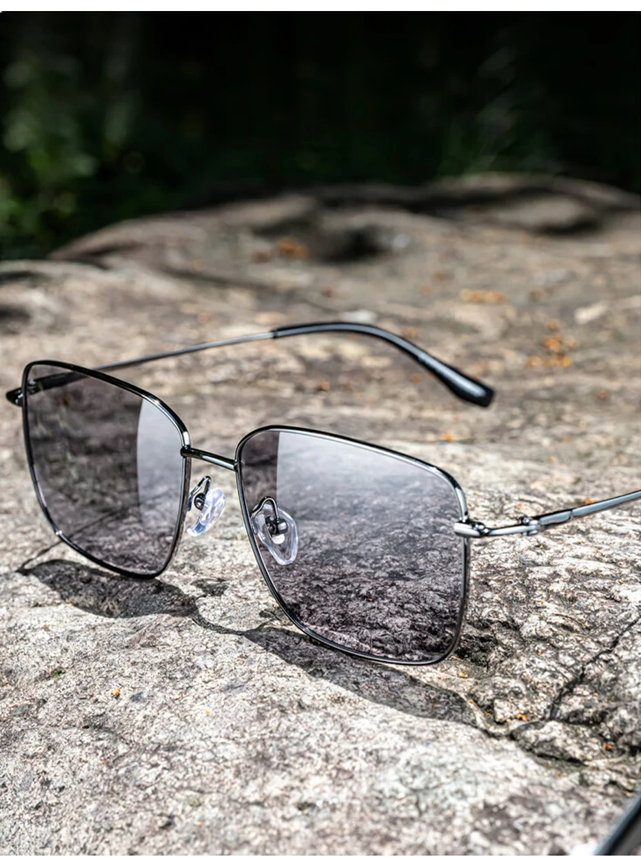 CAPONI Polarisierte Herren-Sonnenbrille aus reinem Titan, leicht, für den Außenbereich, photochrom, grau, blendfrei, UV400, schwarze Farbtöne, BS24709 – Detail 2
