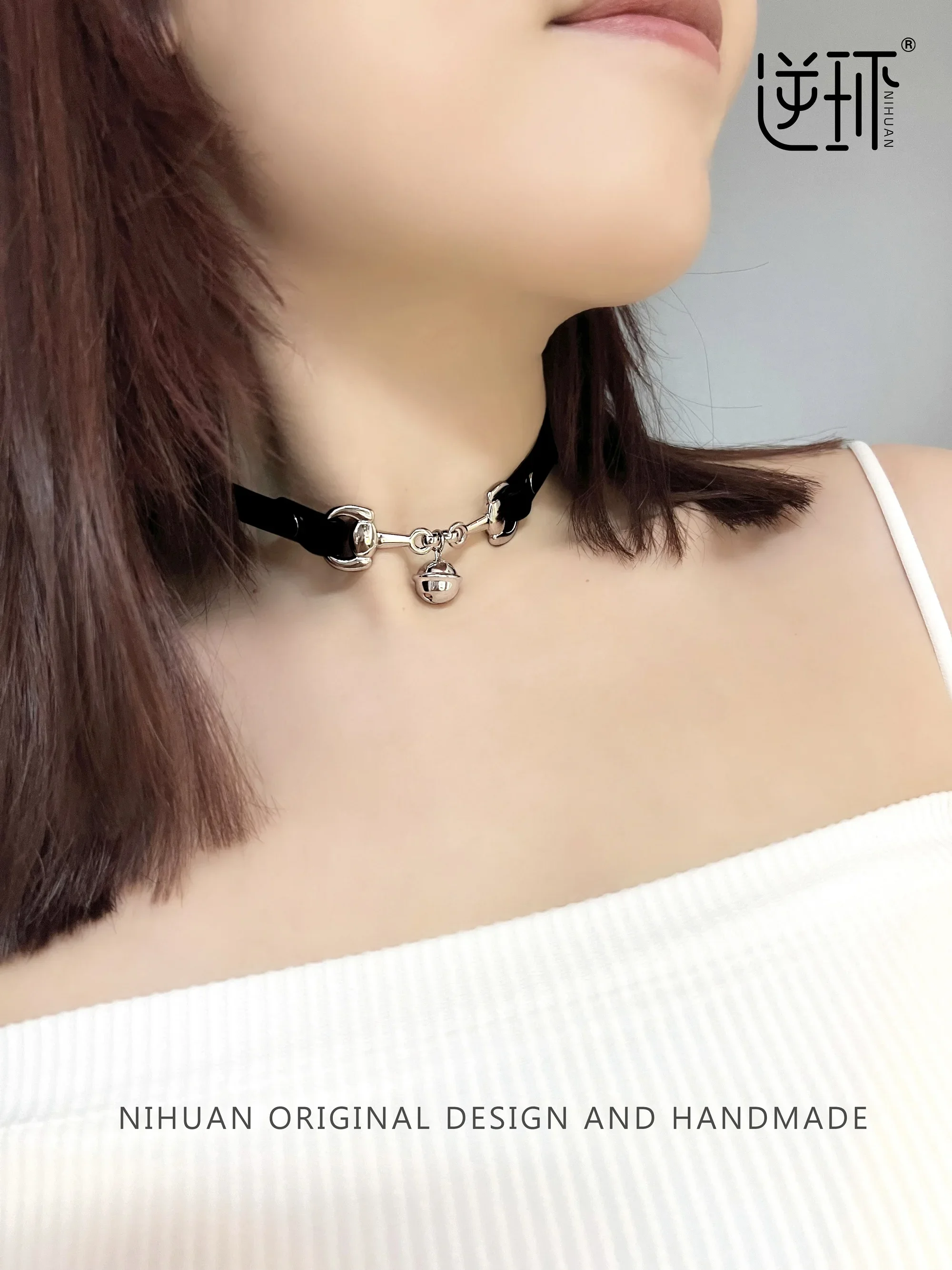 

Anime Love and Deepspace Sylus Cosplay 925 Silver Bell Necklace Choker Necklaces Leather Amulet Pendants Chokers Adorn Xmas Gift