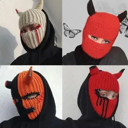 Zabawna czapka z dzianiny z rogami Cosplay na Halloween maskarady ciepłe pełna twarz osłona maska narciarska kapelusz wiatroszczelny kask Trick odstraszający rekwizyt