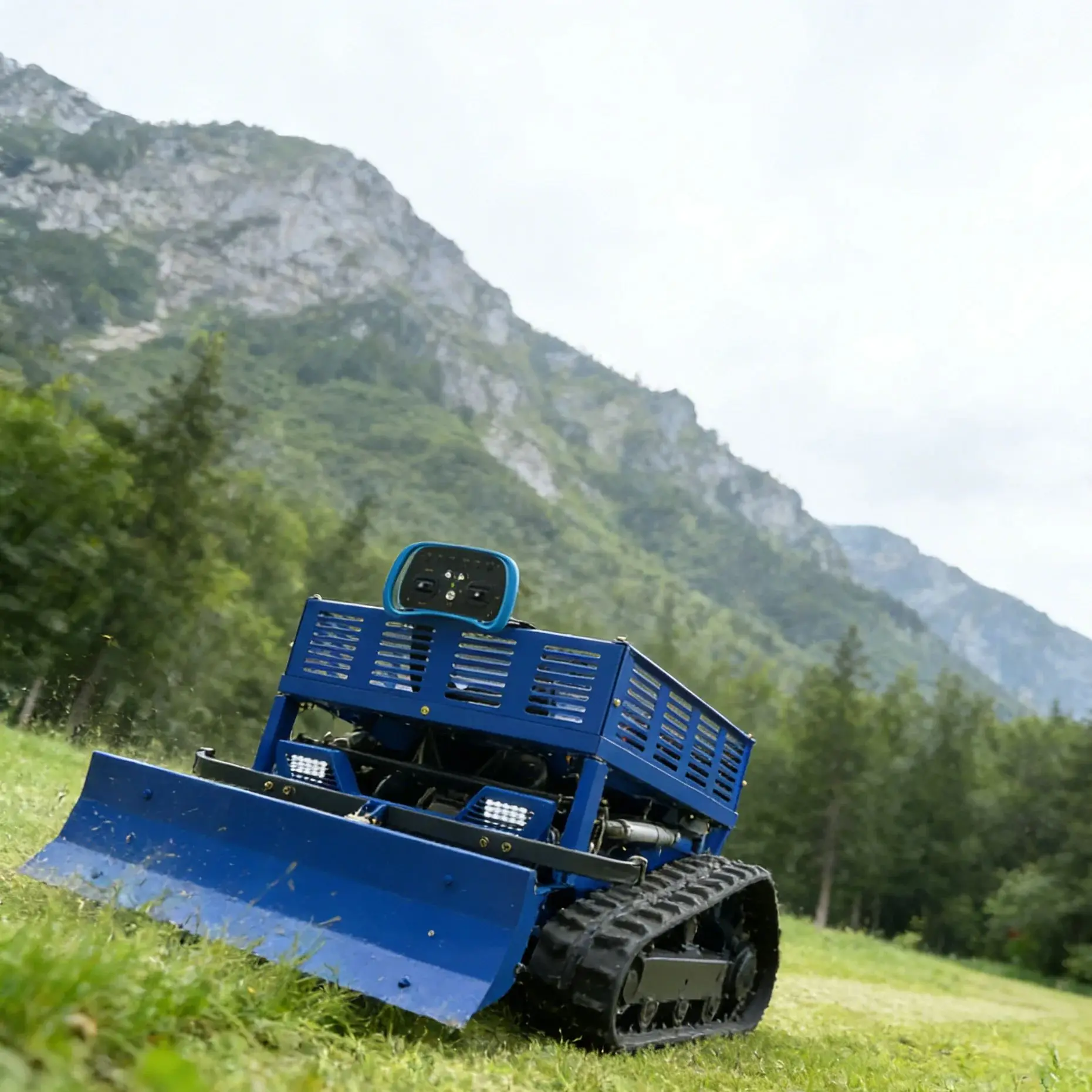 

Настраиваемая высокопроизводительная газонокосилка с дистанционным управлением для эффективной стрижки на садах, фермах, в общественных парках и на зеленых насаждениях