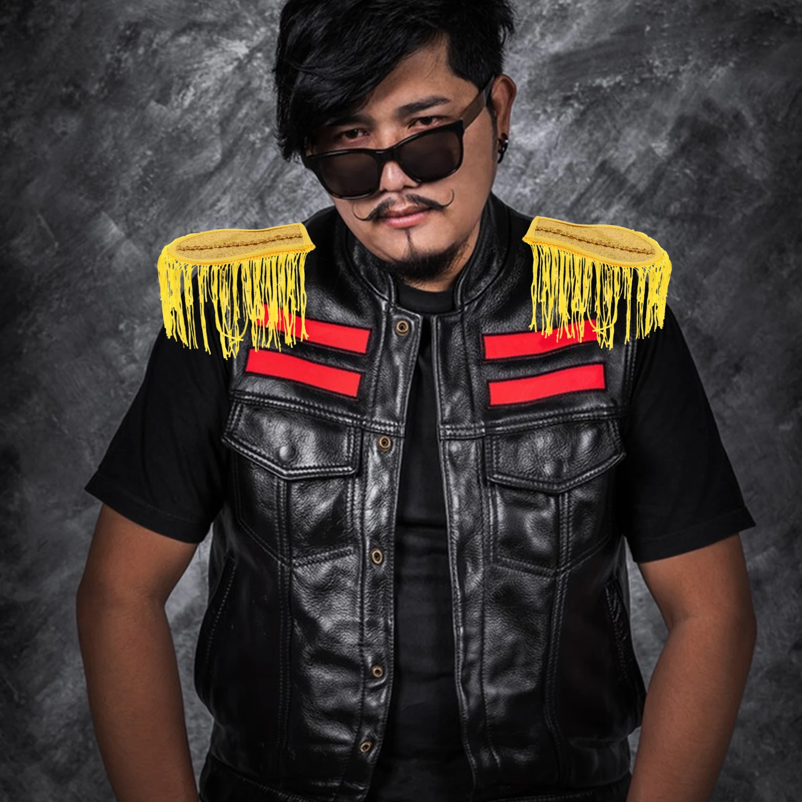 

2Pcs Gold Fringe Tassel Epaulettes Shoulder Pads Lightweight Decorative Uniform Accessories for Costumes Band Parade Stage