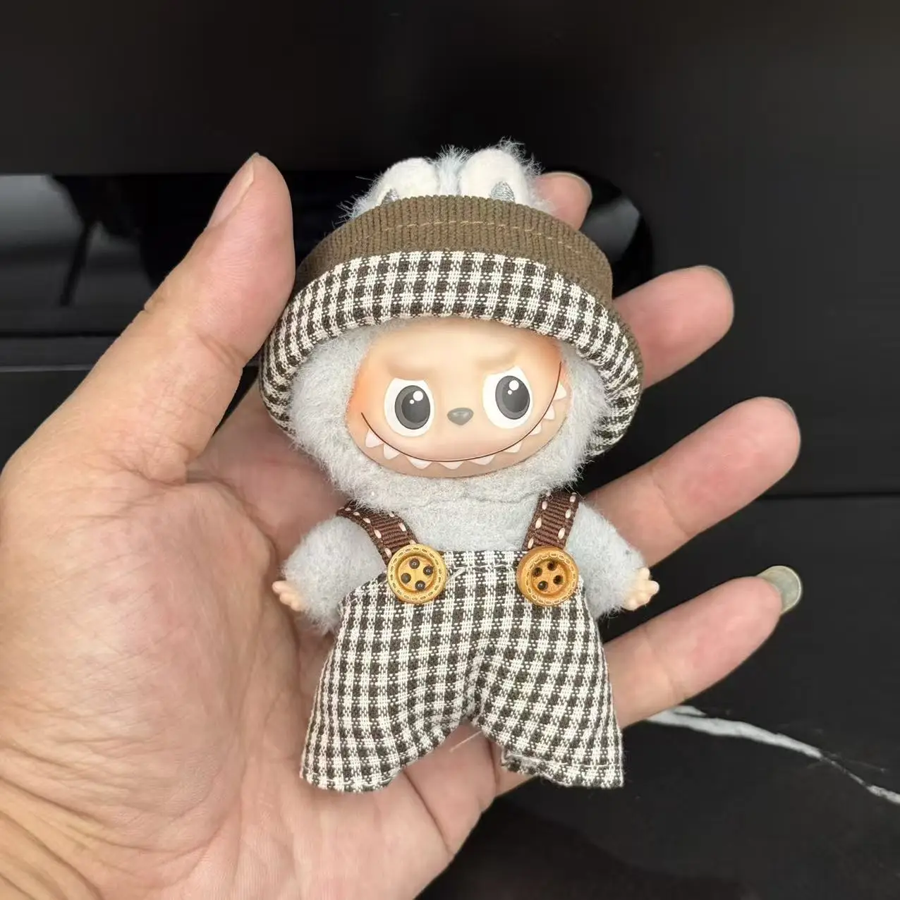 10cmミニラビュブ第4世代4.0ハートコードシリーズ2ピースカジュアルプレッピーニットセットレトロ遊び心のある赤い格子柄オーバーオールとTシャツセット