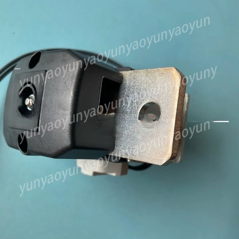 New Original Soft‑Start DC 110V Relay Contactor Anti‑Inrush Switch for DC Motor System Circuit Protection Spare Part