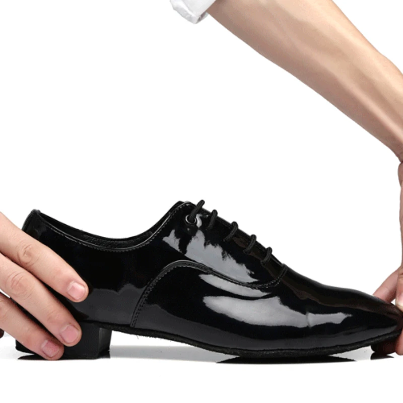 Zapatos de baile latino de cuero para hombres, salón de baile moderno, Tango, zapatos de baile estándar nacional para niños, zapatillas masculinas, nuevo