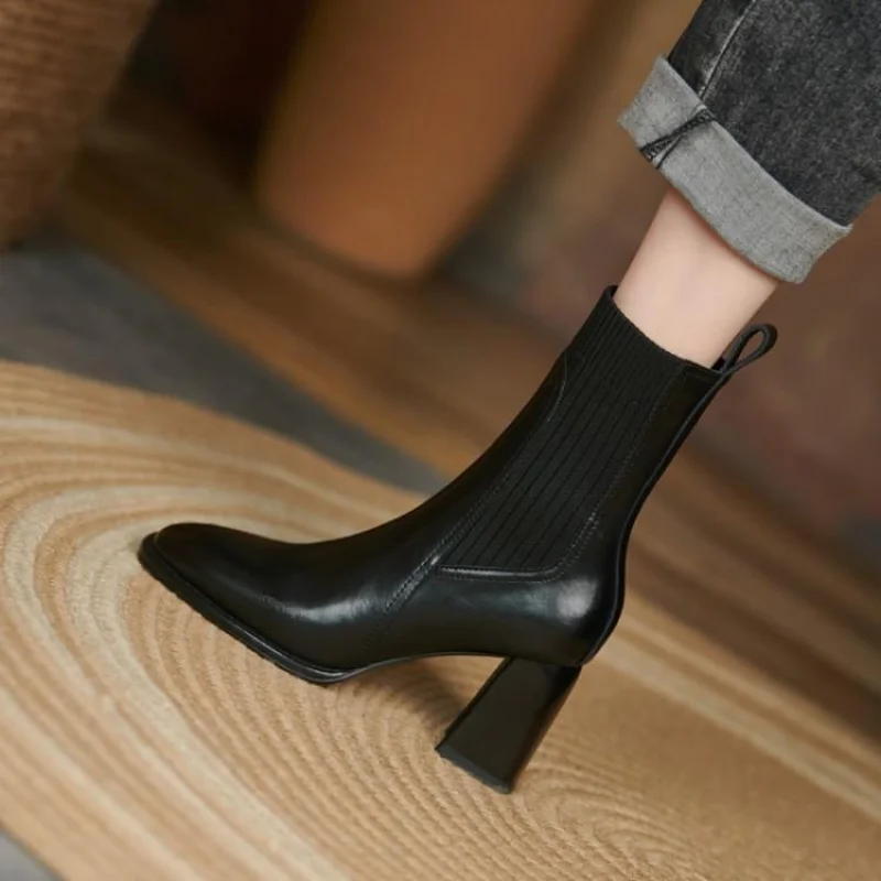 Autumn and Winter 2024 New Versatile Nude Boots Women\'s Thick Heel Side Zipper High Heel Simple Casual Square Short Boots Women