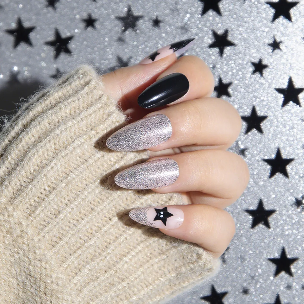 

24PCS Glitter Silver Almond Press on Nails Halloween Sweet Cool Black Stars French False Nails for Spice Girls Simple Fake Nails