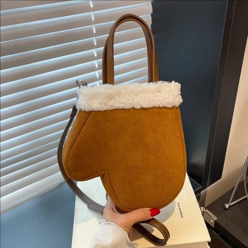 

2025 Новая женская сумка-тоут, роскошная дизайнерская песочно-матовая ретро-сумка на плечо, модная плюшевая сумка через плечо, стильная женская сумка
