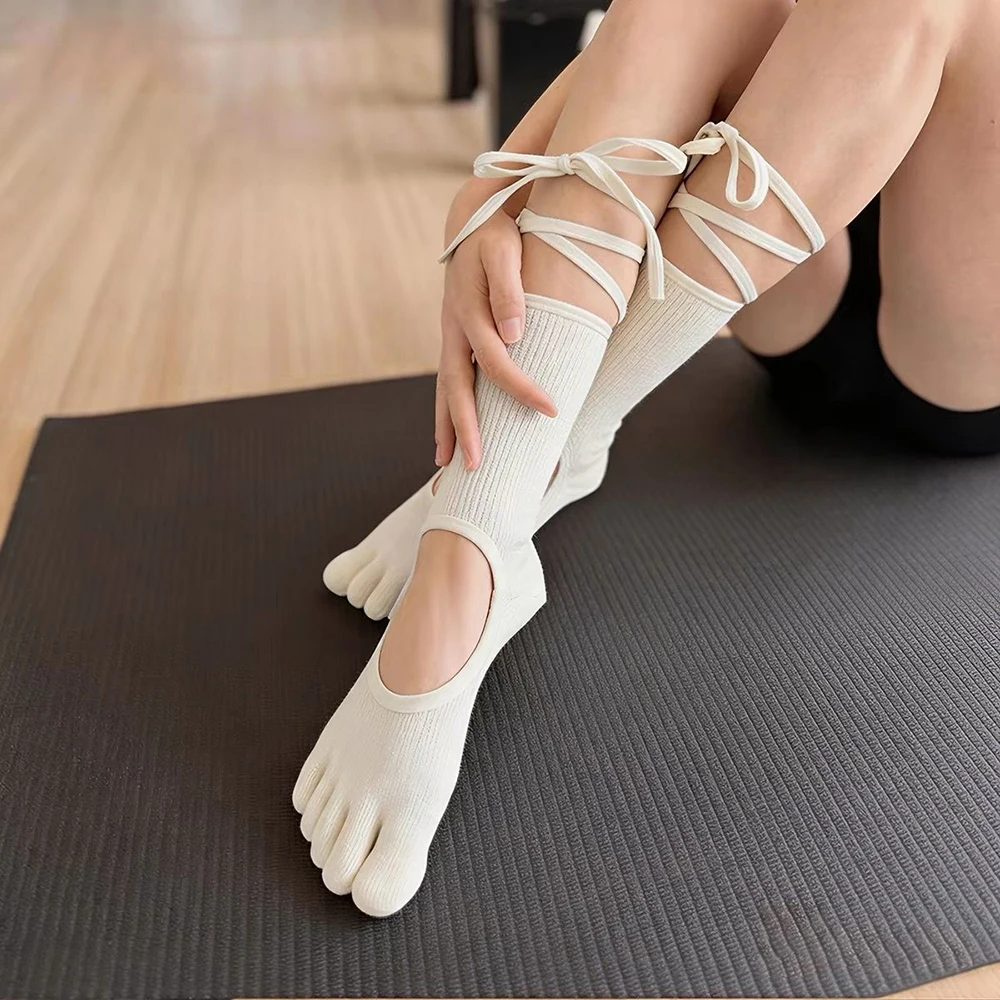 レースアップ式のバレエヨガソックス、女性用、ミドル丈、滑り止 - Pilates Is Yoga のレビューと価格
