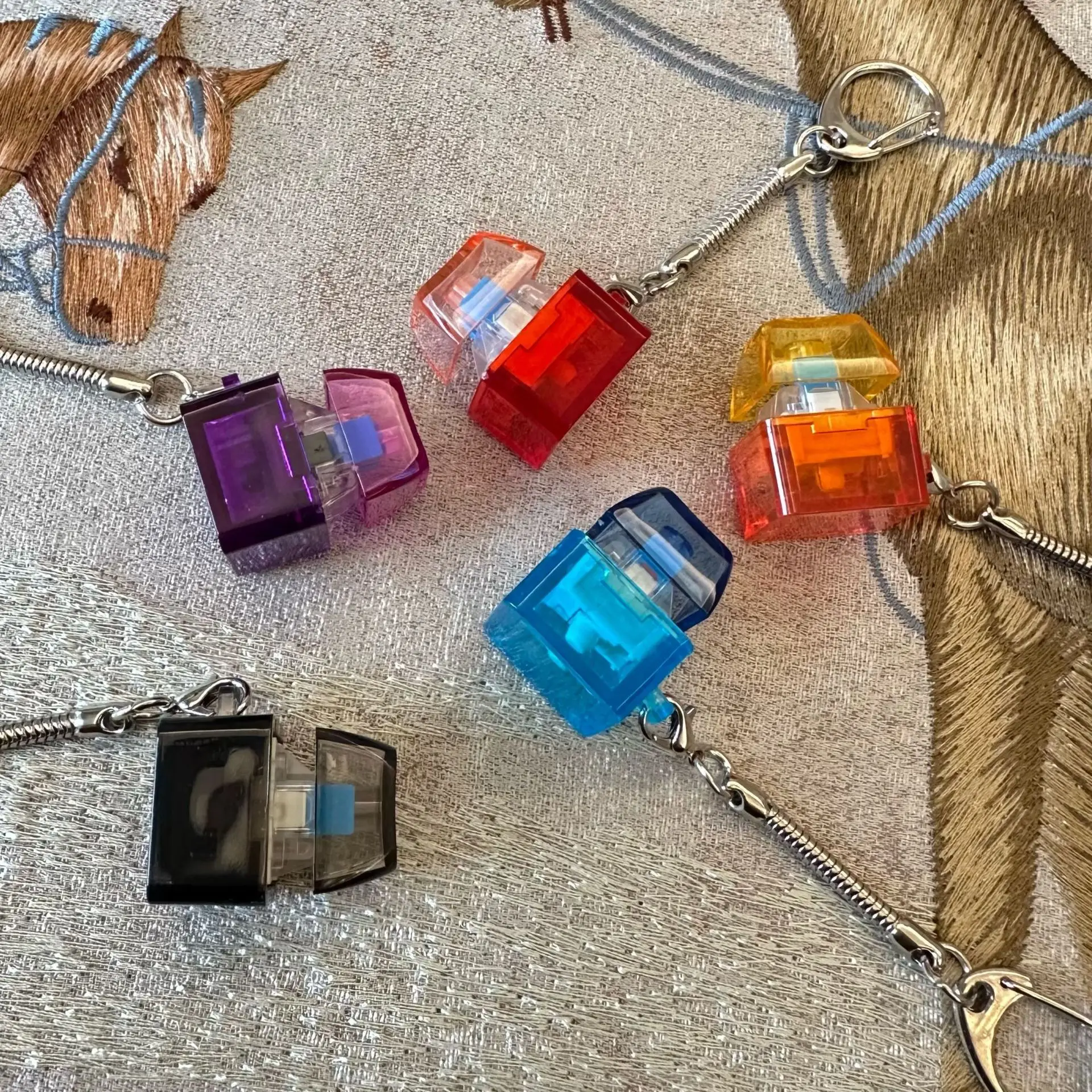 Llavero con forma de estrella transparente, colgante, teclas de descompresión, tapa de PC, prensa para la yema del dedo, Teclado mecánico EDC Fidget