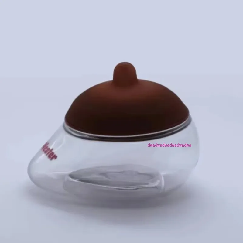 زجاجة مصممة خصيصًا لمحاكاة صدر الأم