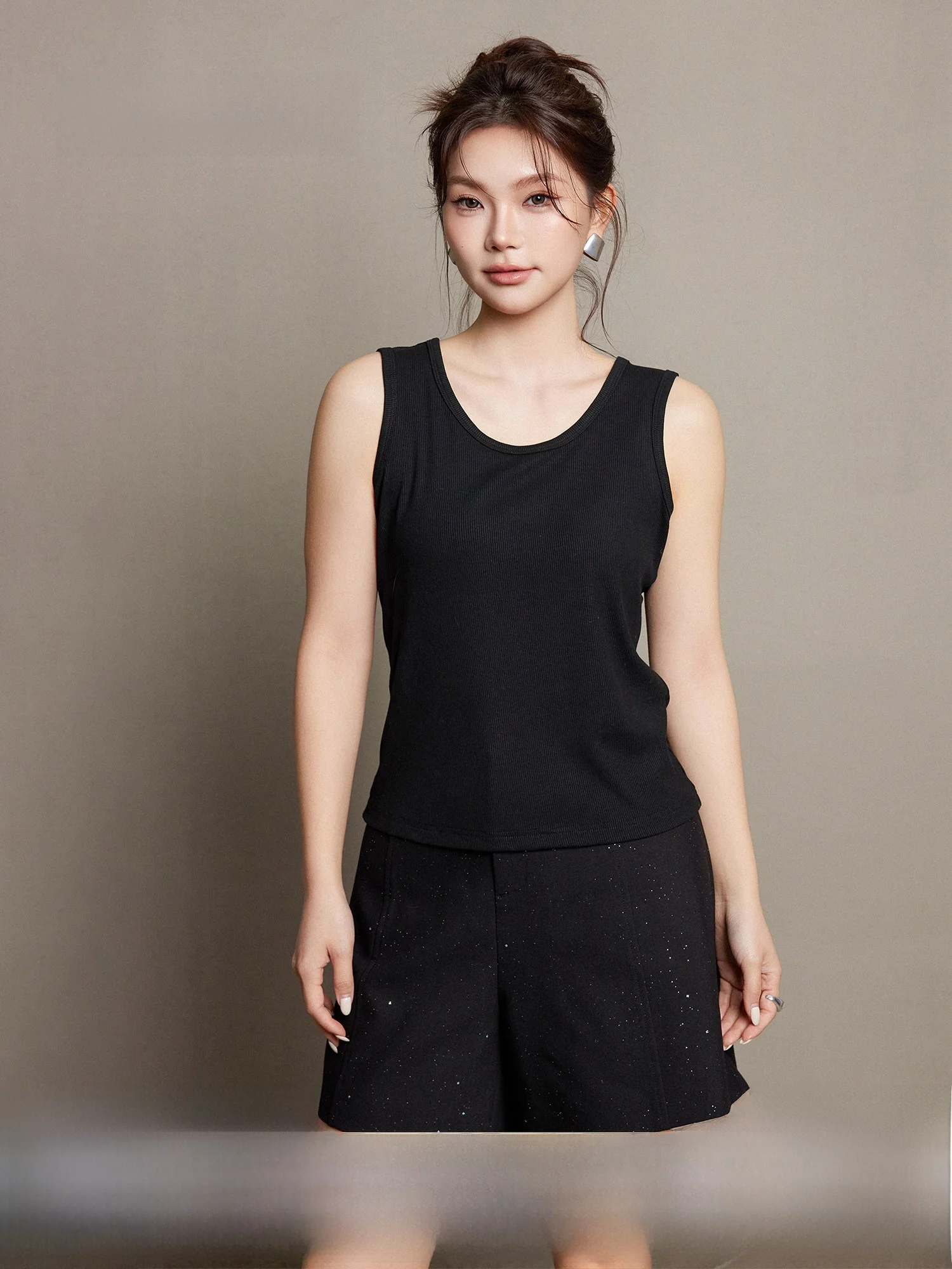 

Plusmall Nude Feel Knitted Vest High Elasticity round Neck Sleeveless Inner Wear Workwear Casual Style Slim Fit Spring Season