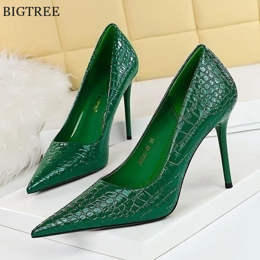 

Sexy Snake Pattern High Heels Pumps Women Pointed Toe Stiletto Ladies Party Dress 2024 Autumn Black Green Patent Leather Shoes