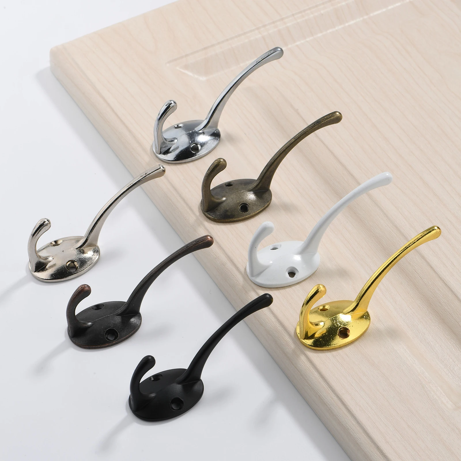 Elegant and Practical Countryside-style Small Hooks, Creating A Warm and Antique Decoration.