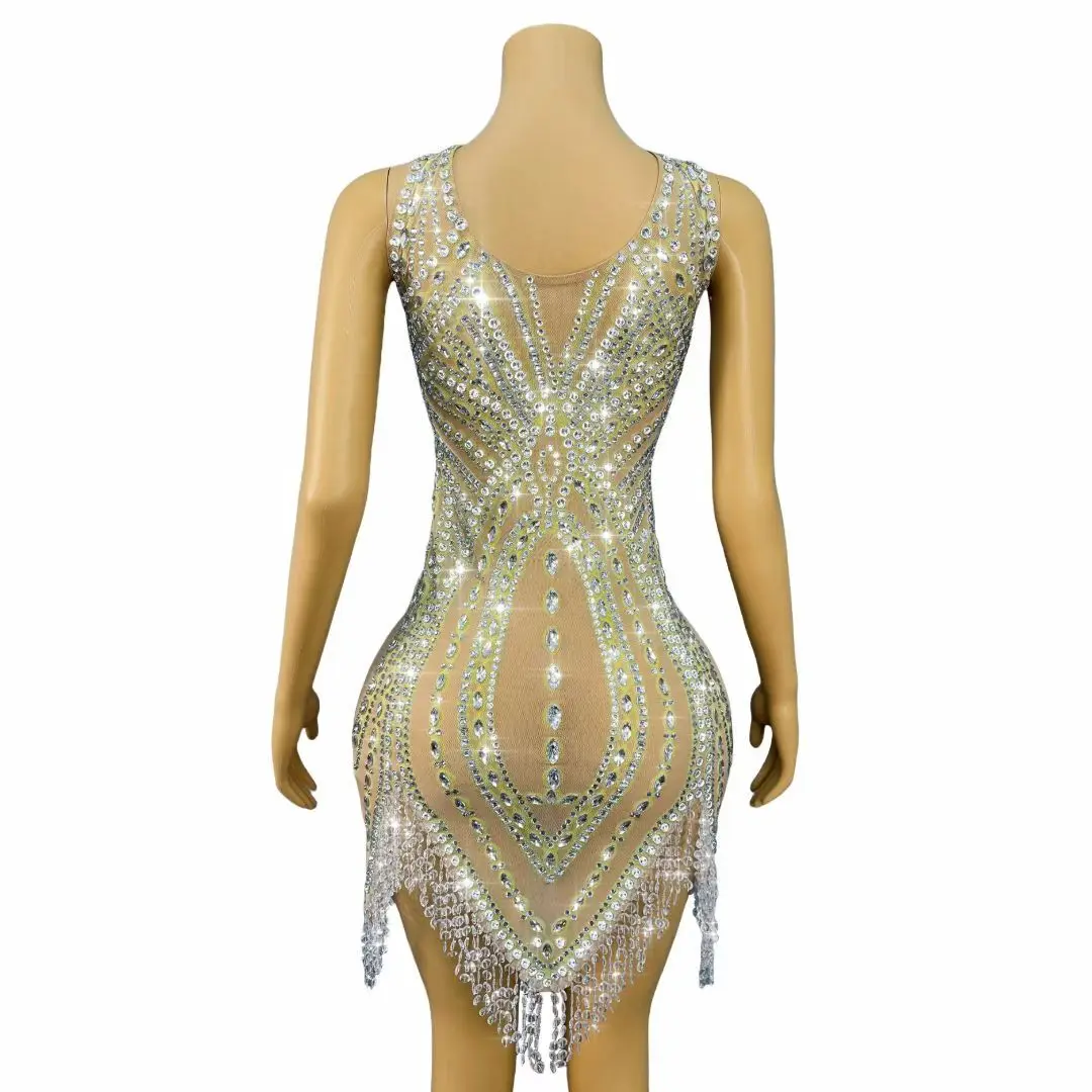 فستان سهرة فاخر من الكريستال في دبي من Wuzhe فستان مثير مفرغ بشراشيب فستان أداء راقص للنساء فستان حفلات الكوكتيل