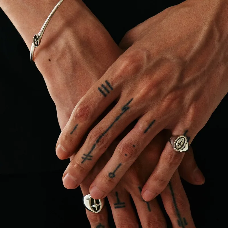 Classic Cross Openi…