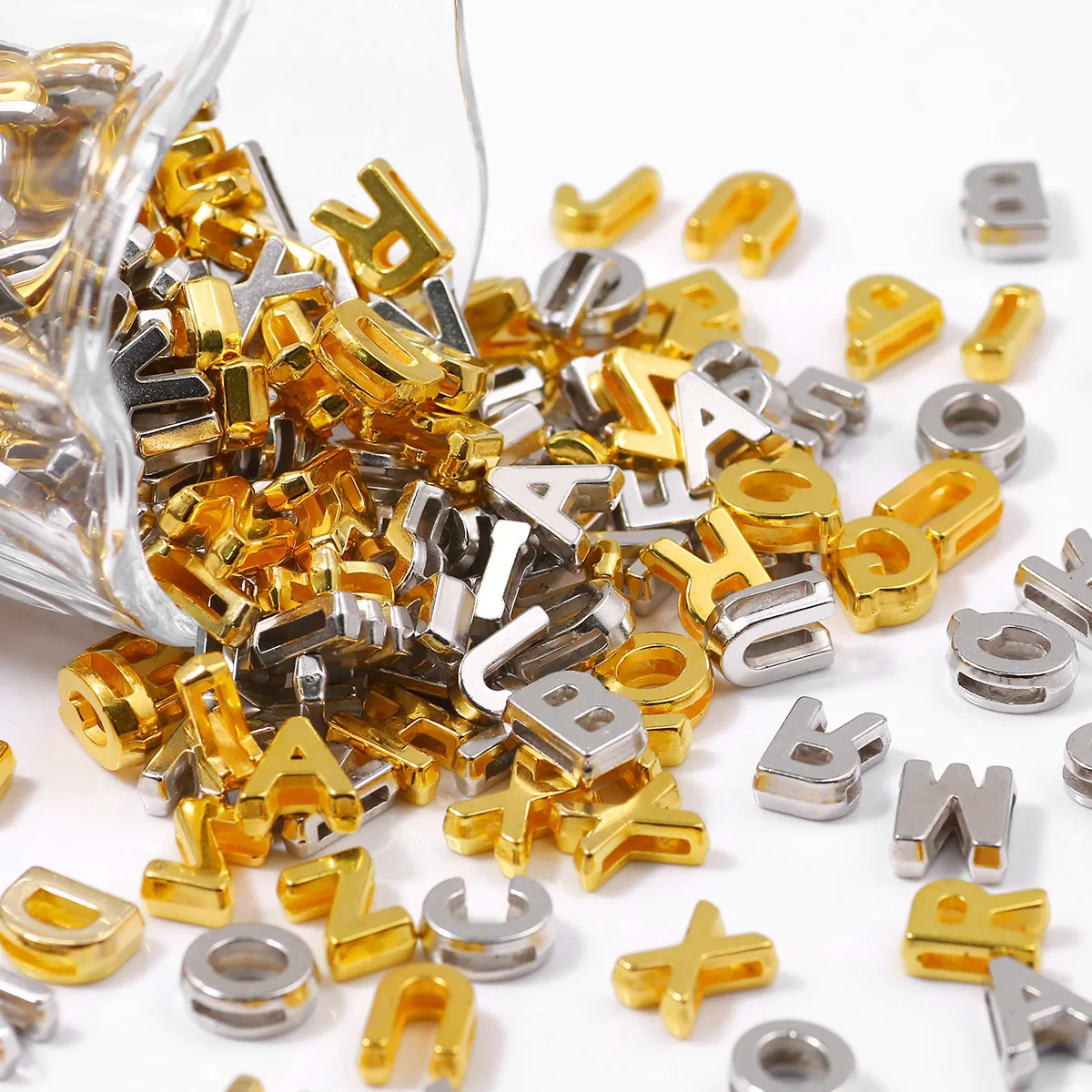 Kunststoff Gold/Silber Farbe 80 Stücke Zufällige Buchstaben Lose Spacer Perlen Für Schmuck Machen Halsketten Armbänder Anhänger DIY Zubehör