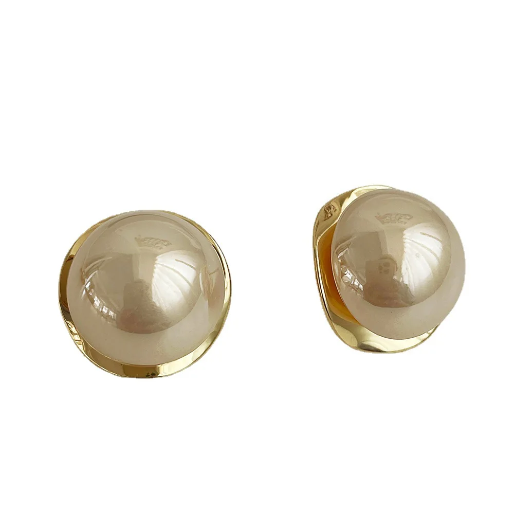 2023 New Korean Version Light Luxury Simple Elegant Golden Pearl Stud Earrings For Women Fashion Cute Metal Jewelry Party Gifts