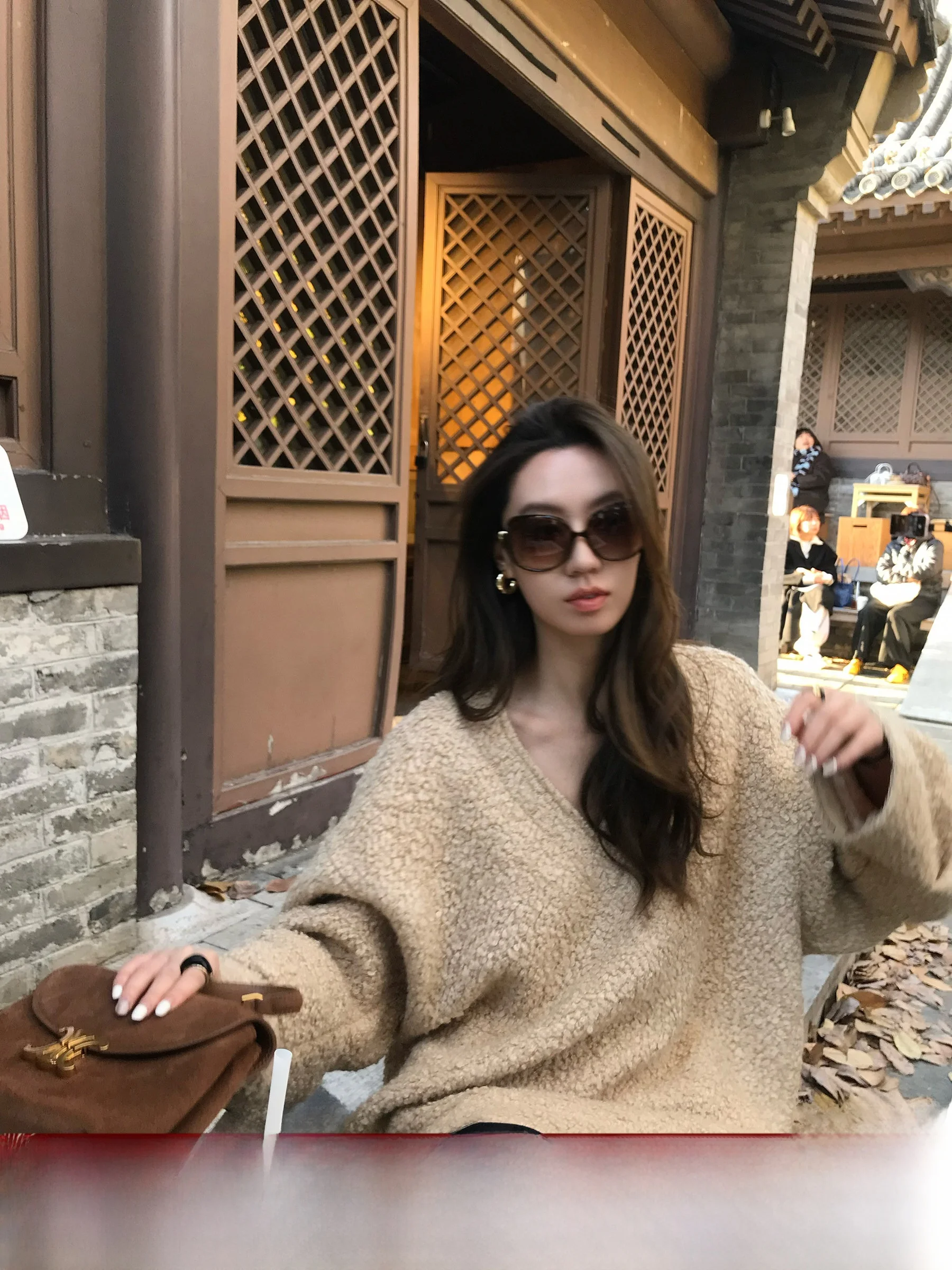 

Женская шерстяная толстовка цвета хаки с V-образным вырезом, осенне-зимняя новинка, уютная пушистая верхняя одежда свободного кроя с длинными рукавами, модная