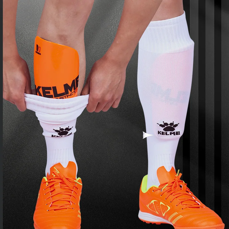 KELME Professional Football Shin Guards Unisex Ultra-light Thicker Shin Guards Kid Safety Football Protective Equipment K15S948