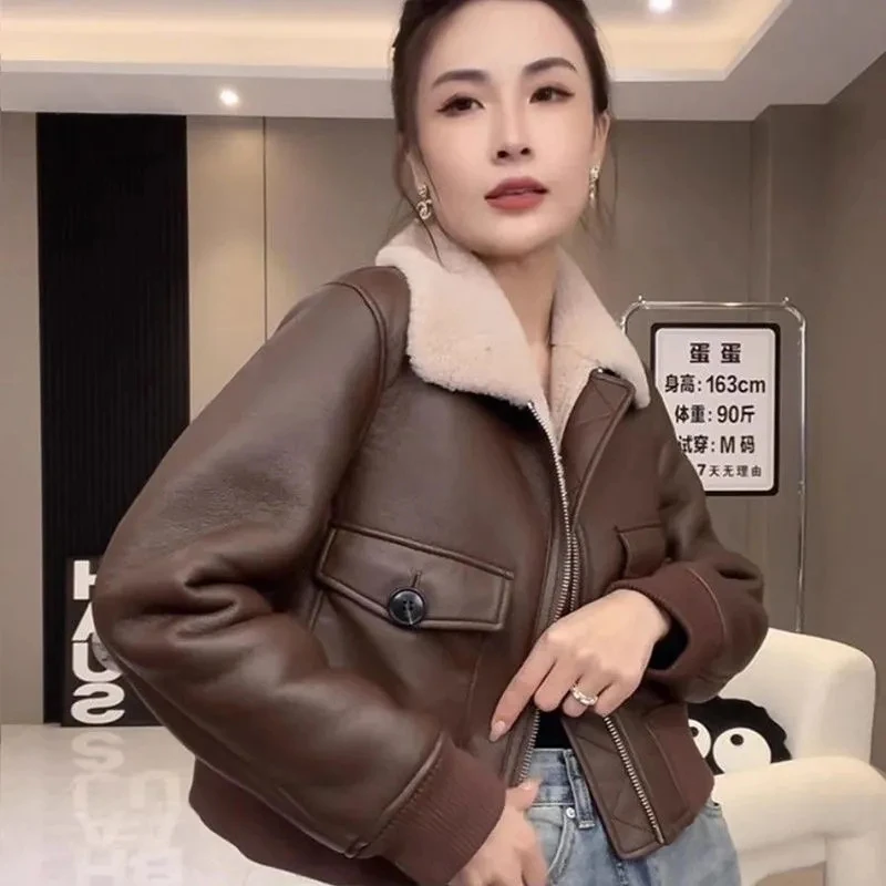 

Autumn Winter New Short Pu Leather Jacket Women Locomotive Plush Liner Thick Warm Loose Resemble Fur Integrated Coat Female Tops