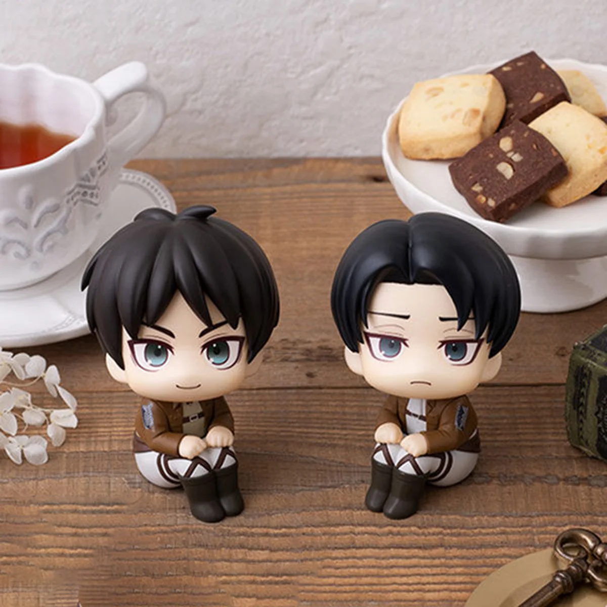 Attack on Titan Eren Jaeger Levi Ackerman Lookup Series anime figure Collectible Statue Scale Figure Model Dynamic Pose Display