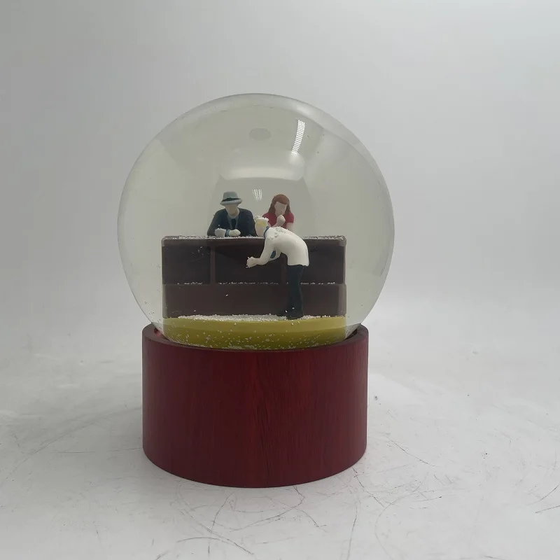 OEM Custom New Year Christmas Glass Water Globe Snow Glitter 3D Resin Building Snow globe