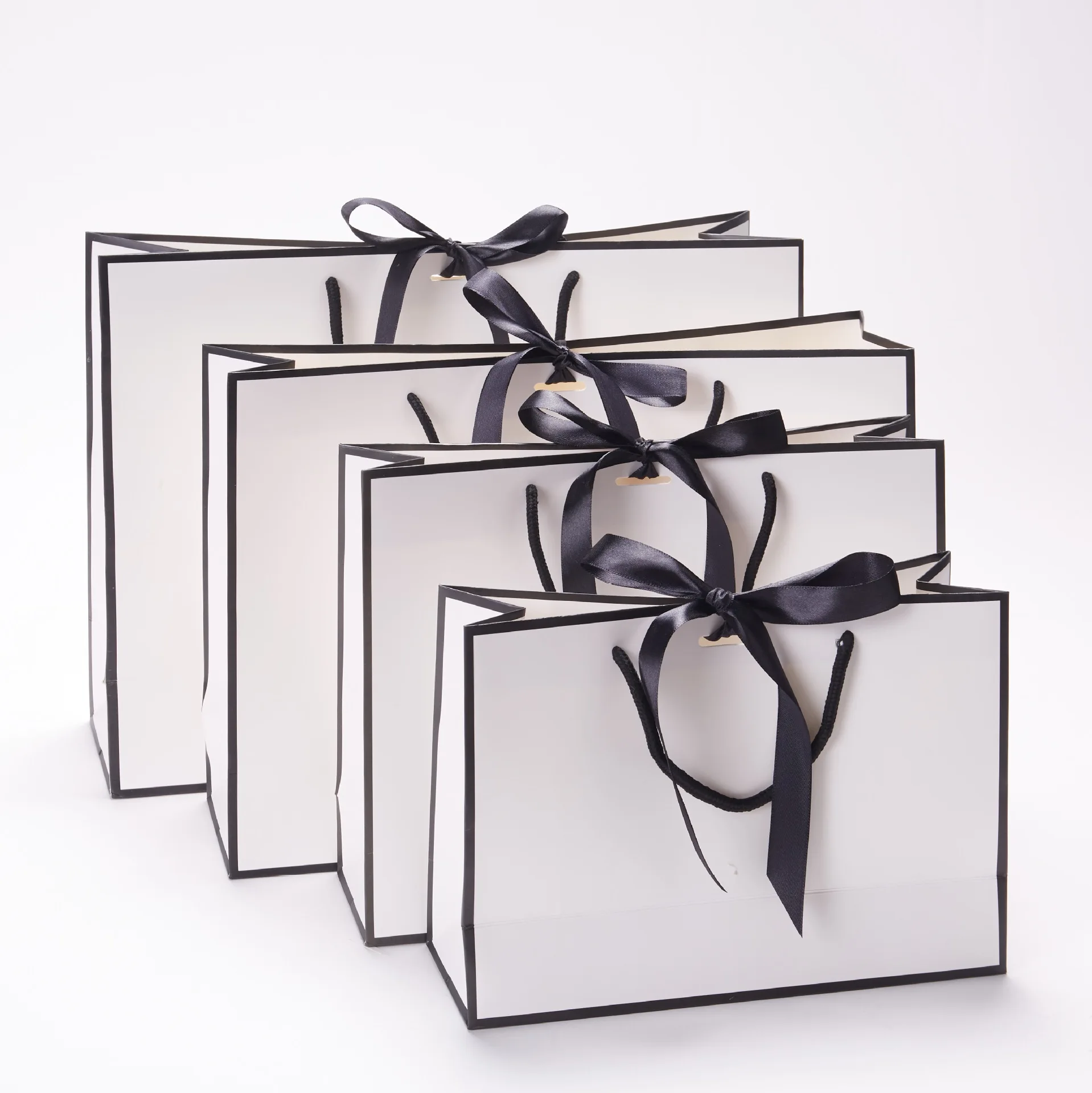 5 Stück Dankeschön-Papiertüten mit Griffen Geschenkverpackungstaschen mit Schleifenband für Hochzeit Babyparty Geburtstag Weihnachtsfeier – Detail 10
