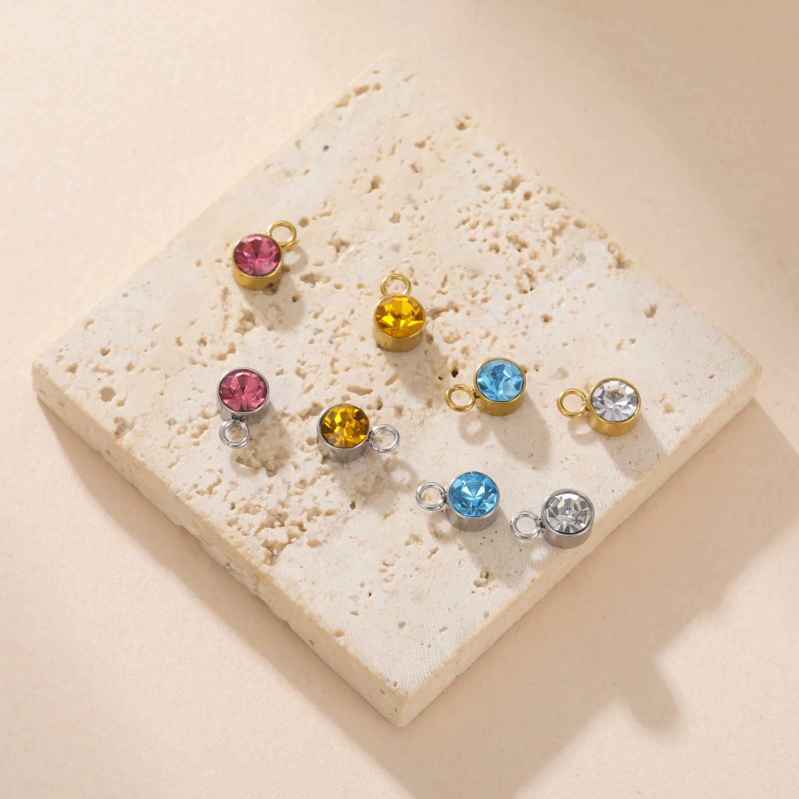 5 Stück/Set 5mm Bunte Geburtsstein-Anhänger aus Edelstahl mit Kristall für Halsketten- und Armbandherstellung DIY-Zubehör Großhandel – Detail 10