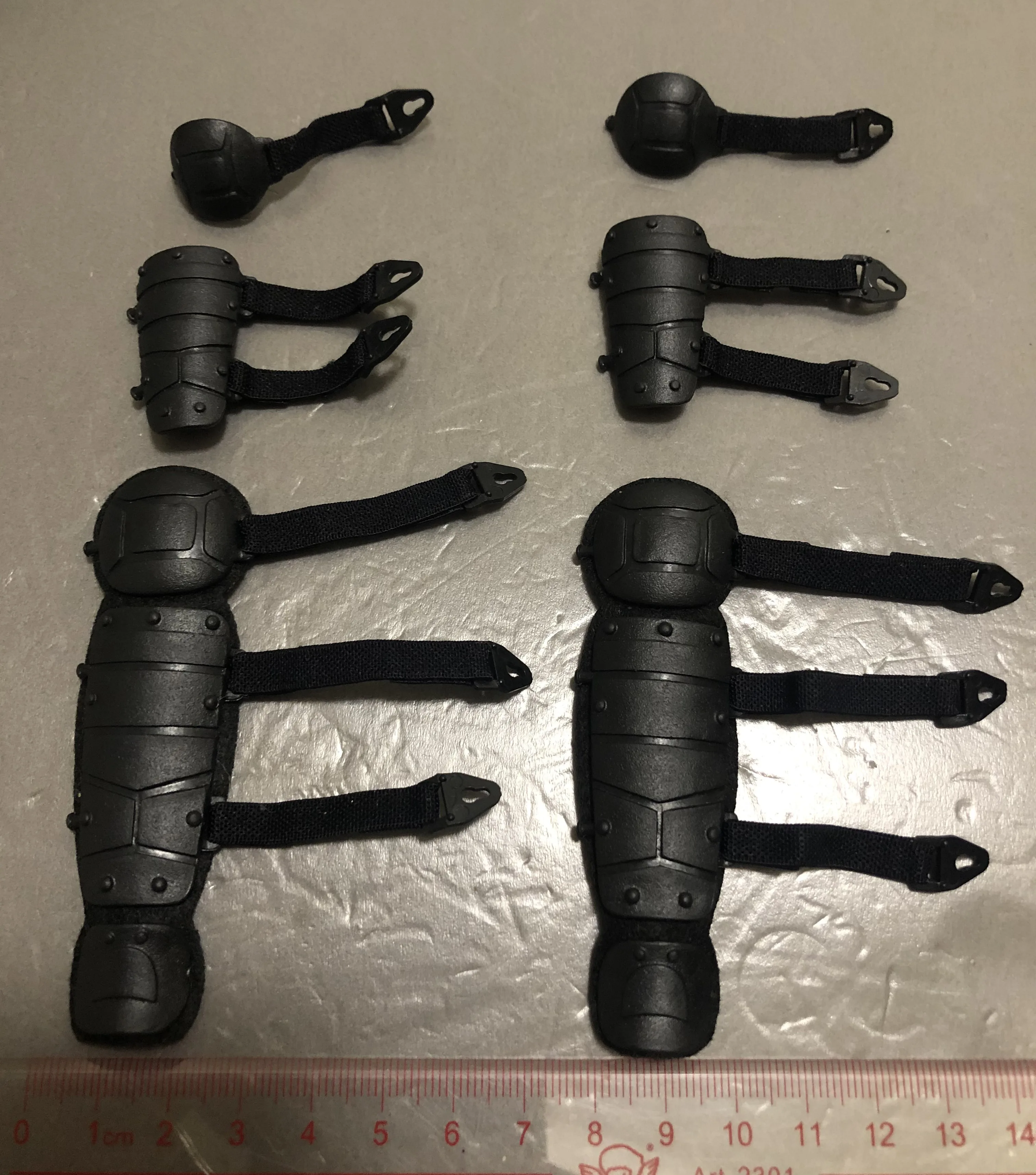 In Stock 1/6th Mini Toys Police Black Elbow Armor Hand Knee Leg Armor Model Accessories Fit 12