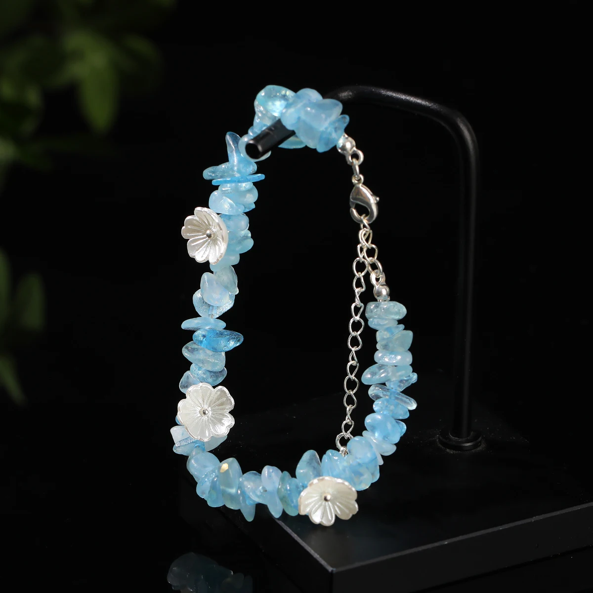 

Natural Aquamarine Chip Stone Chain Bracelet Women Sweet Shell Flower Adjustable Chic Bracelet Energy Healing Gems Jewelry Gift