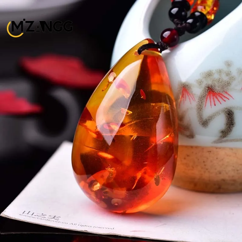 Natural Amber Saffron Smoky Pendant Delicate Fashion Beeswax Lucky Amulet Necklace Men and Women Holiday Gift